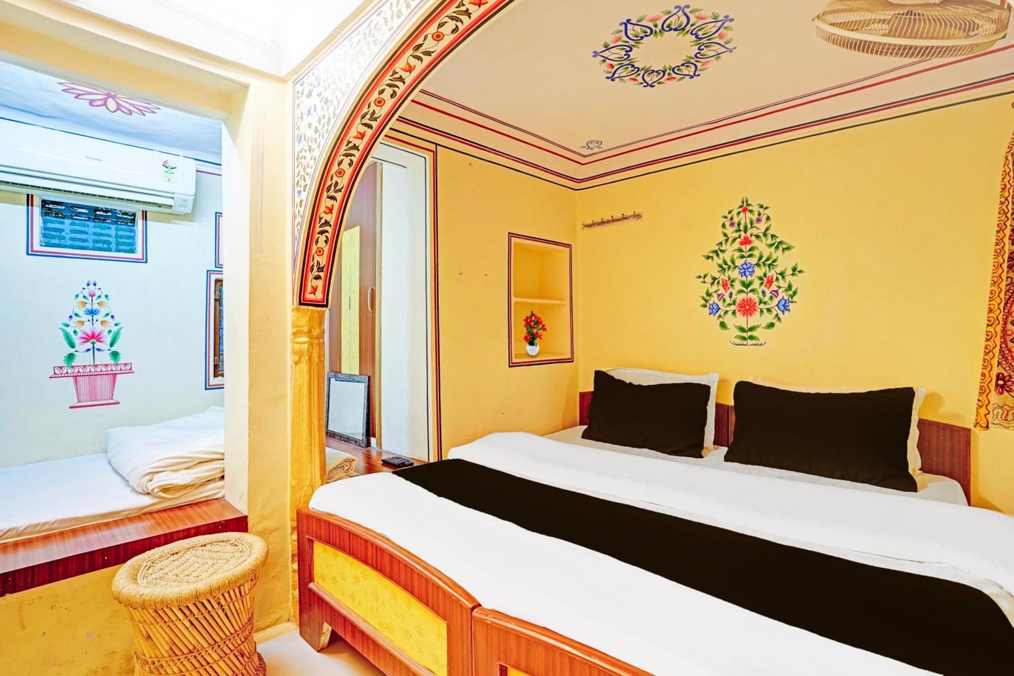 Super Collection O Ramganj Near Hawa Mahal Hotel Jaipur Buitenkant foto