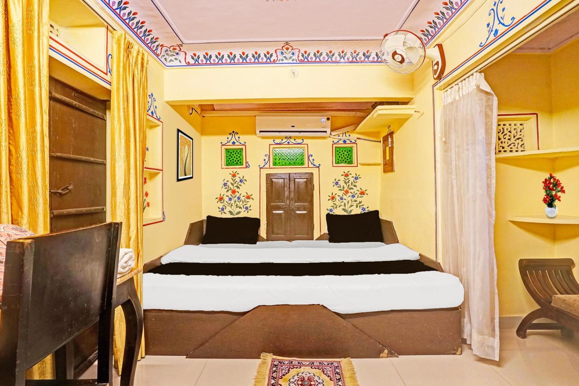 Super Collection O Ramganj Near Hawa Mahal Hotel Jaipur Buitenkant foto