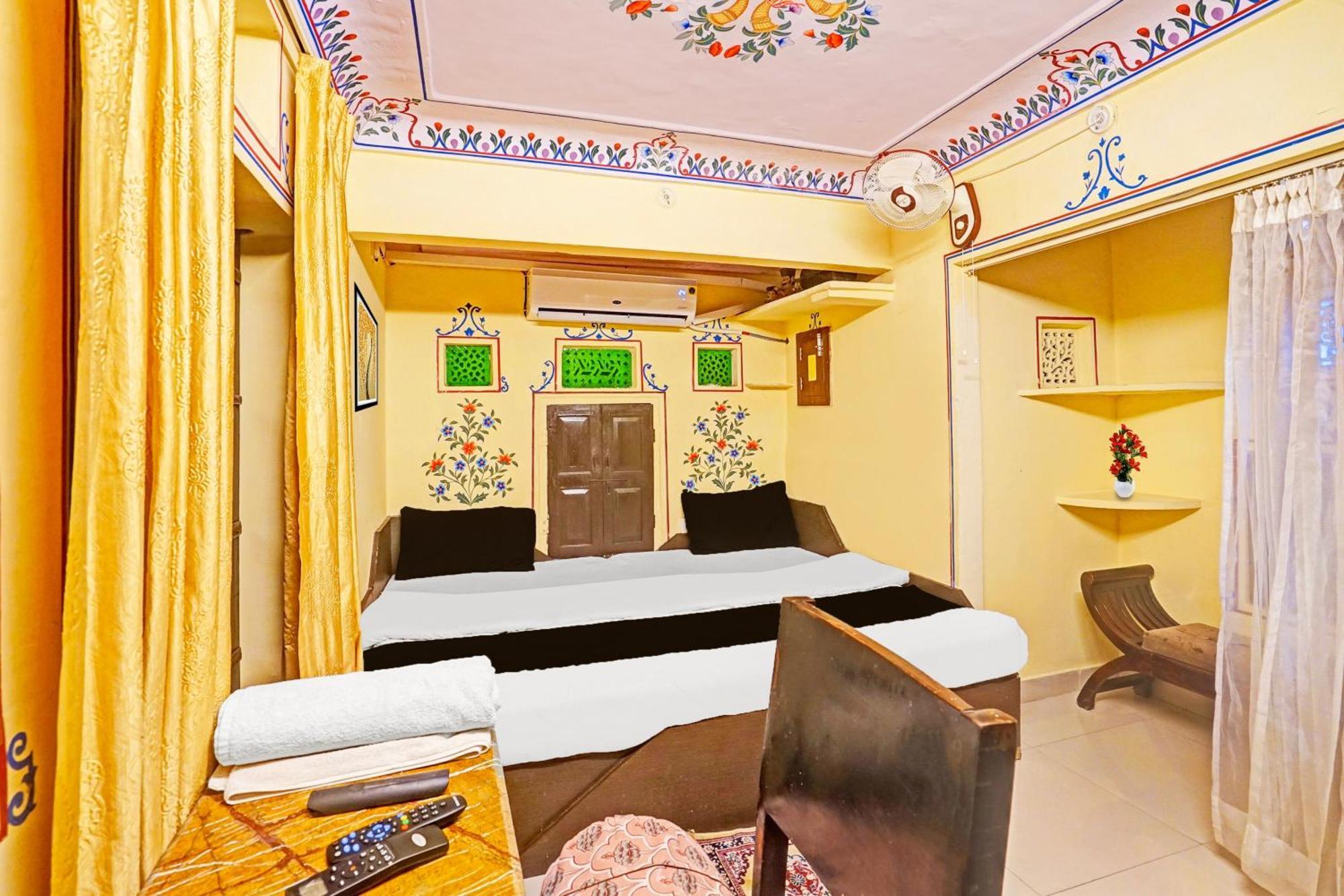 Super Collection O Ramganj Near Hawa Mahal Hotel Jaipur Buitenkant foto
