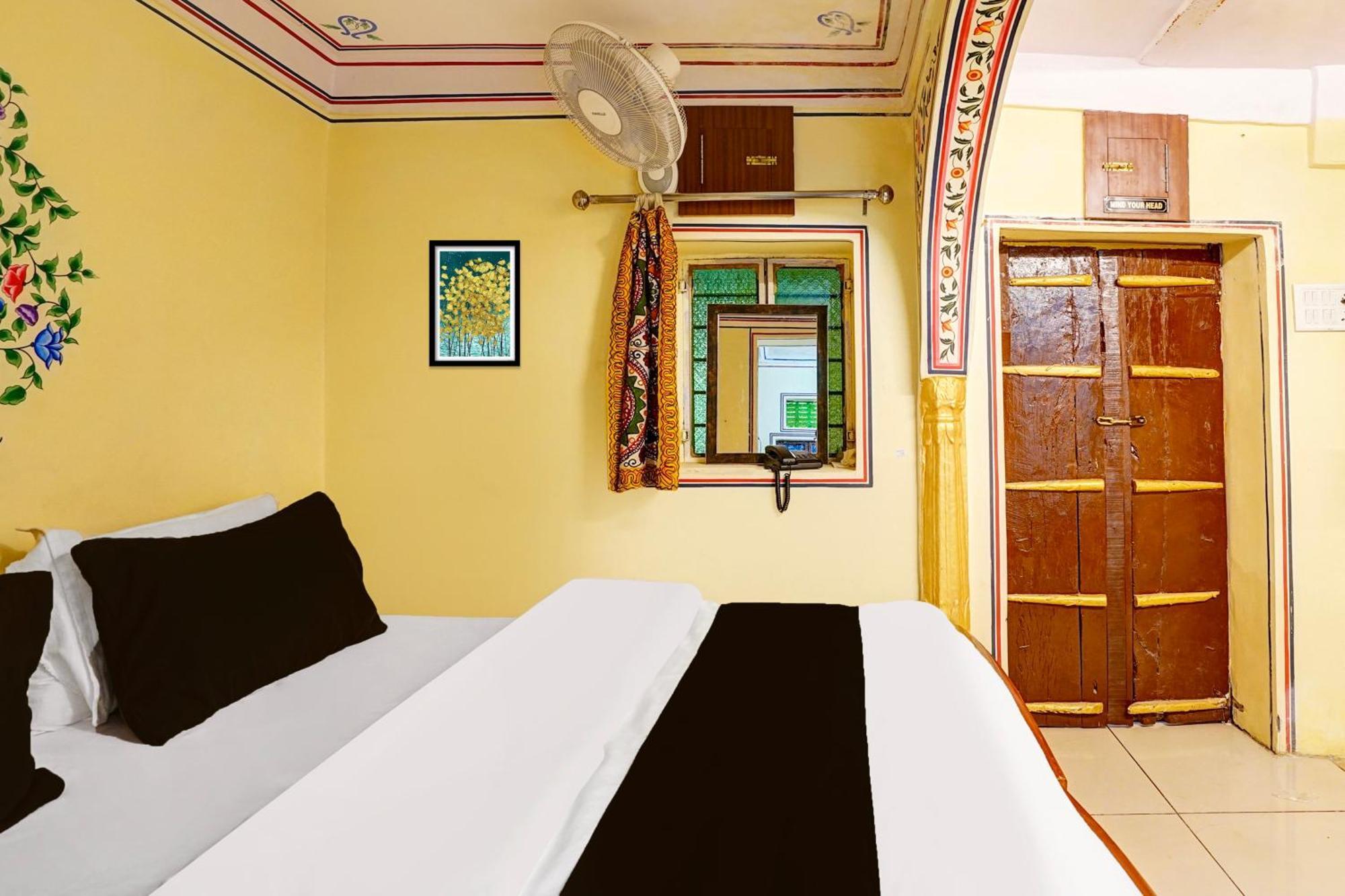 Super Collection O Ramganj Near Hawa Mahal Hotel Jaipur Buitenkant foto